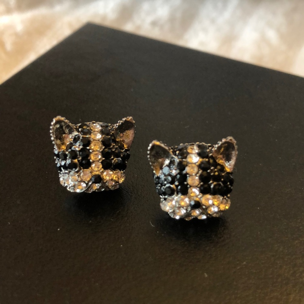 NWT doggie earrings- Frenchie/Boston/adorable 🐶